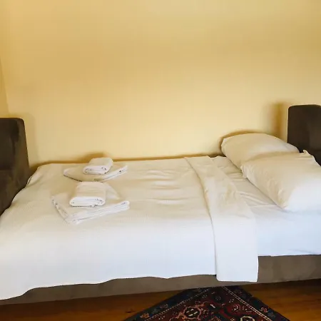 Kadyanda Apartment *