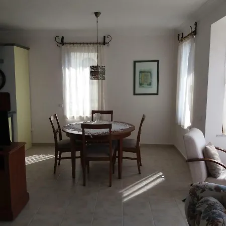 Kadyanda Apartment *